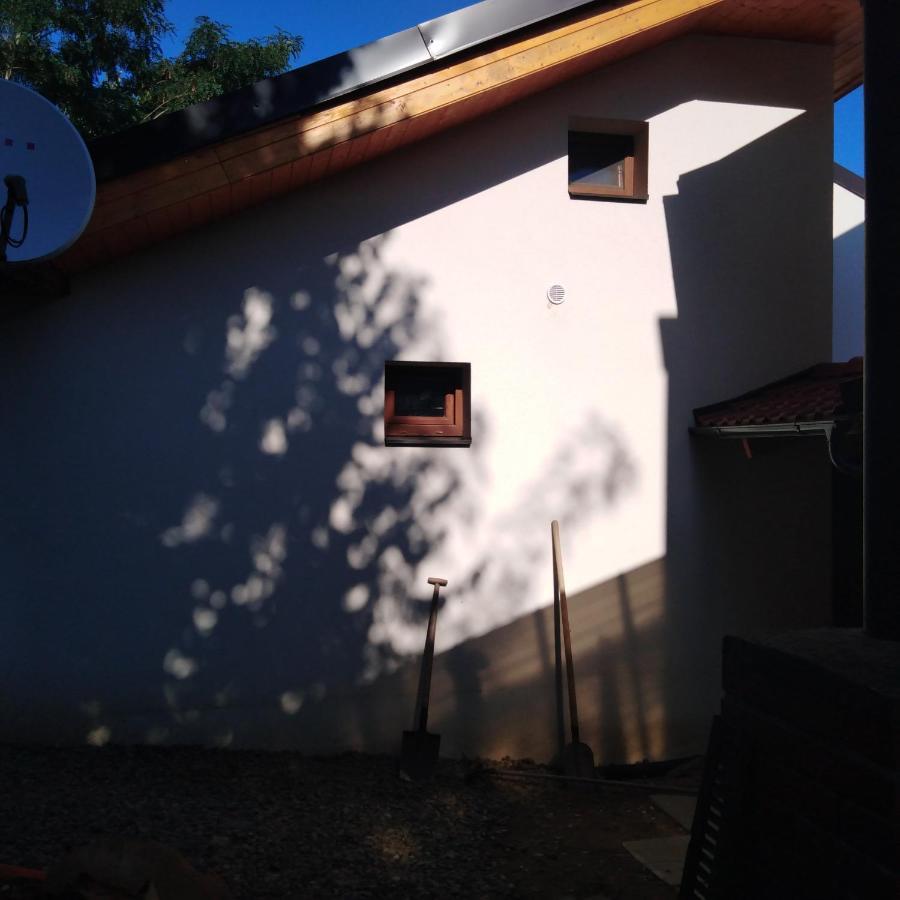 Vinny Sklep Kovarna - Nad Presovnou Rohatec Extérieur photo