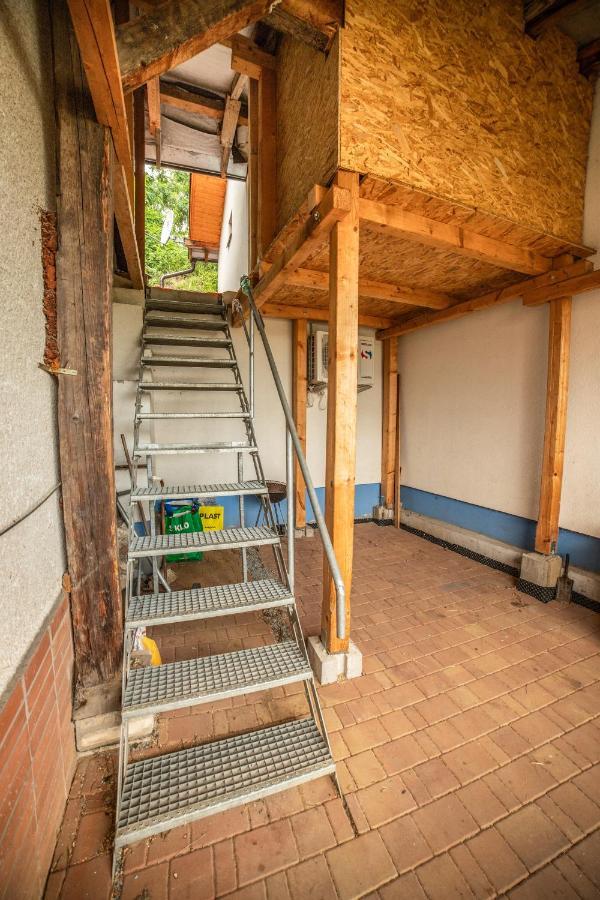 Vinny Sklep Kovarna - Nad Presovnou Rohatec Extérieur photo