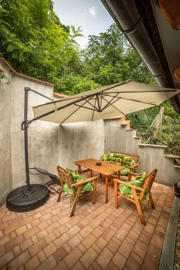 Vinny Sklep Kovarna - Nad Presovnou Rohatec Extérieur photo