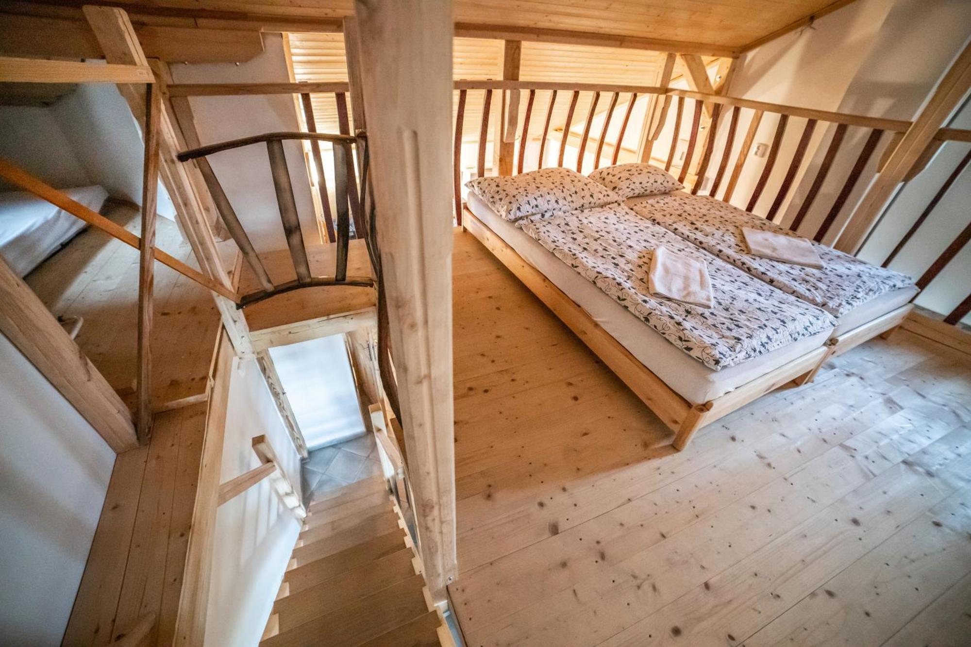 Vinny Sklep Kovarna - Nad Presovnou Rohatec Extérieur photo